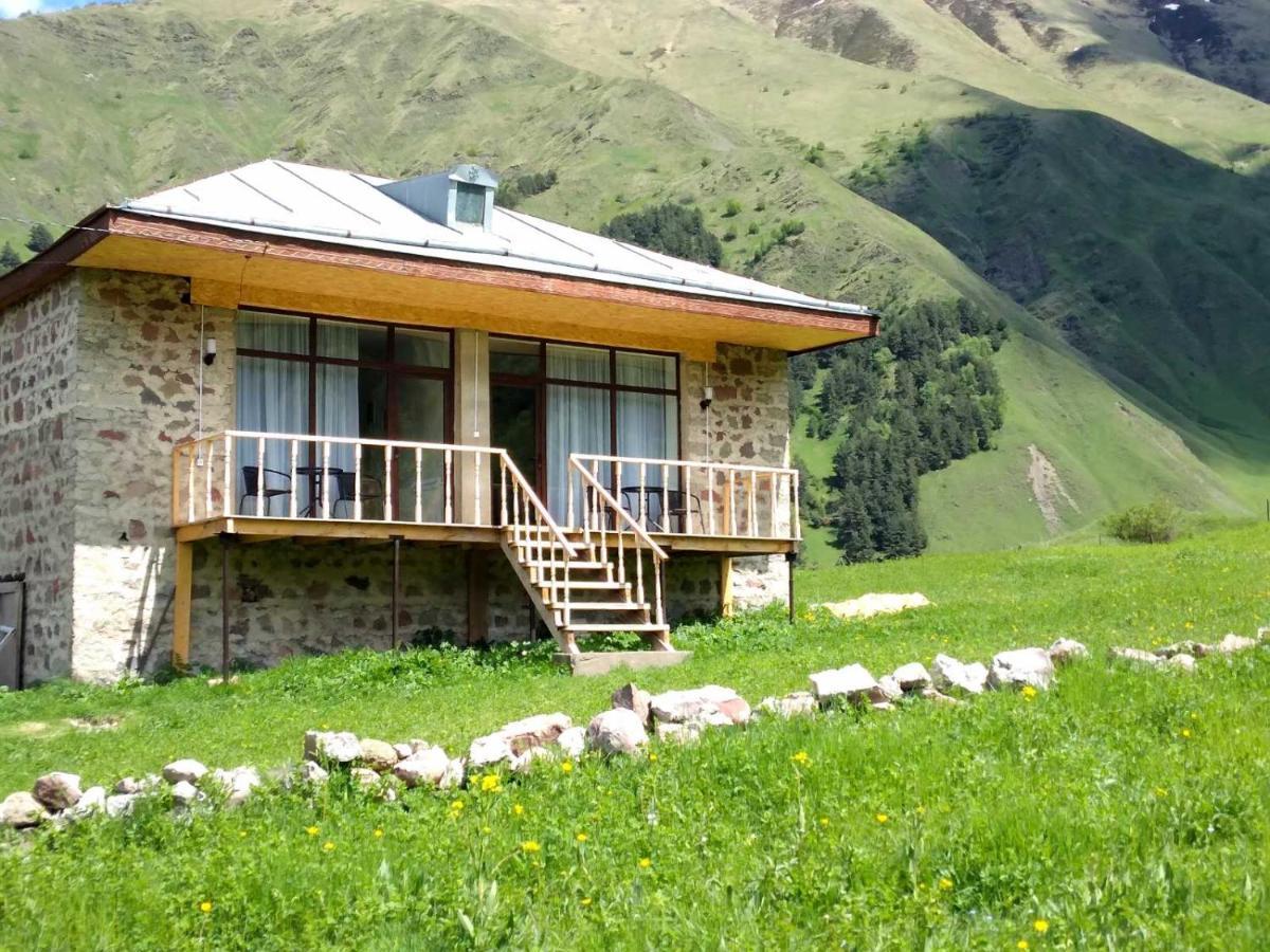 Terkhena Hotel Kazbegi Luaran gambar