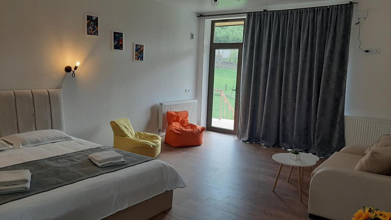 Terkhena Hotel Kazbegi Luaran gambar