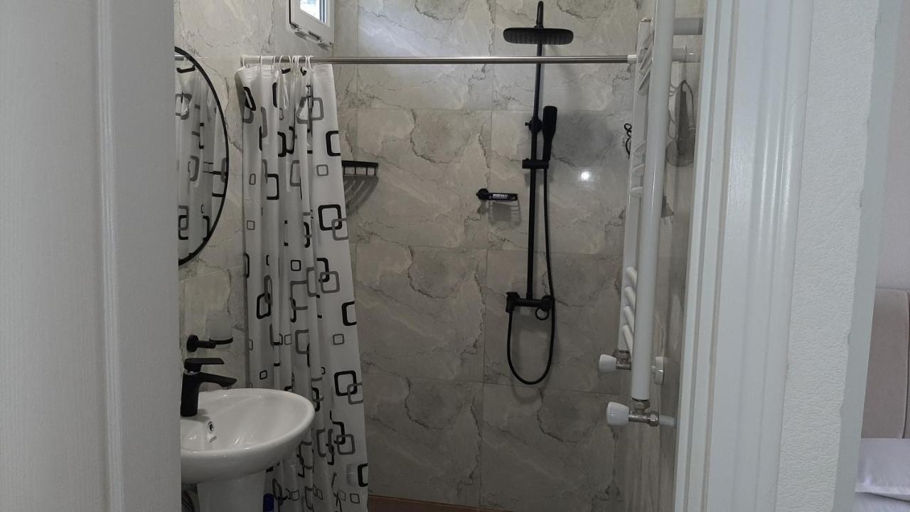 Terkhena Hotel Kazbegi Luaran gambar