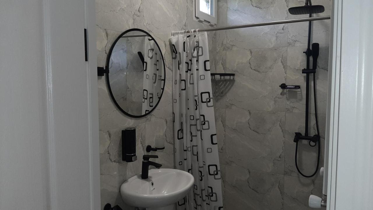 Terkhena Hotel Kazbegi Luaran gambar