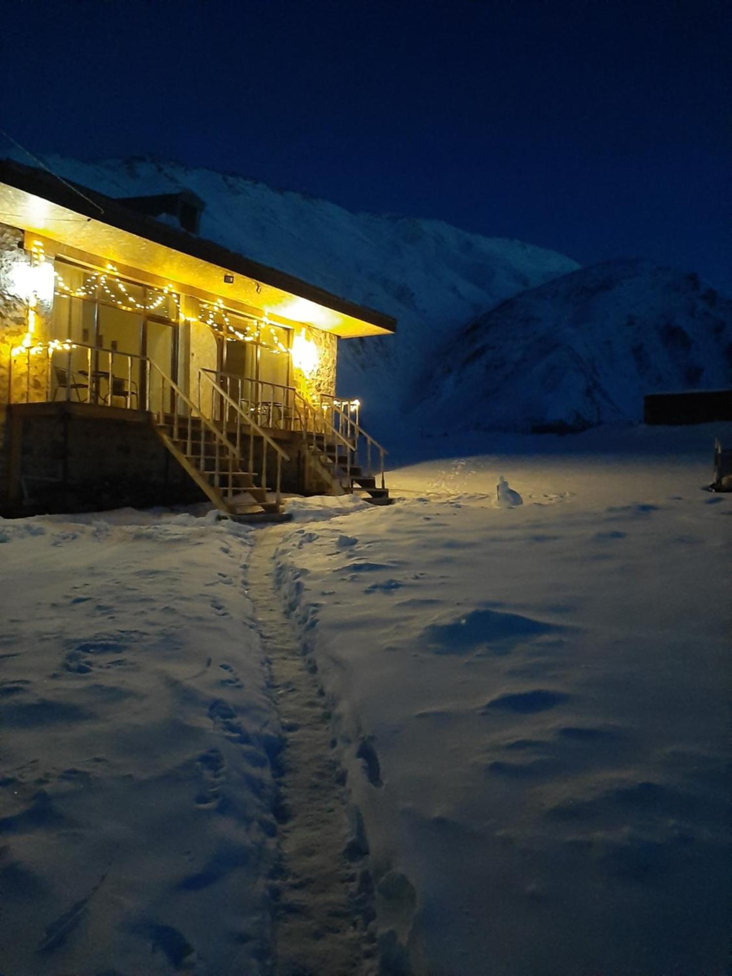 Terkhena Hotel Kazbegi Luaran gambar